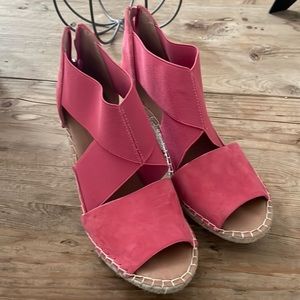 Gentle souls wedges